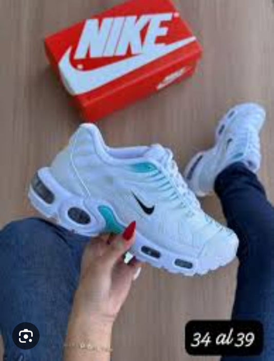 Nike Air Max Plus